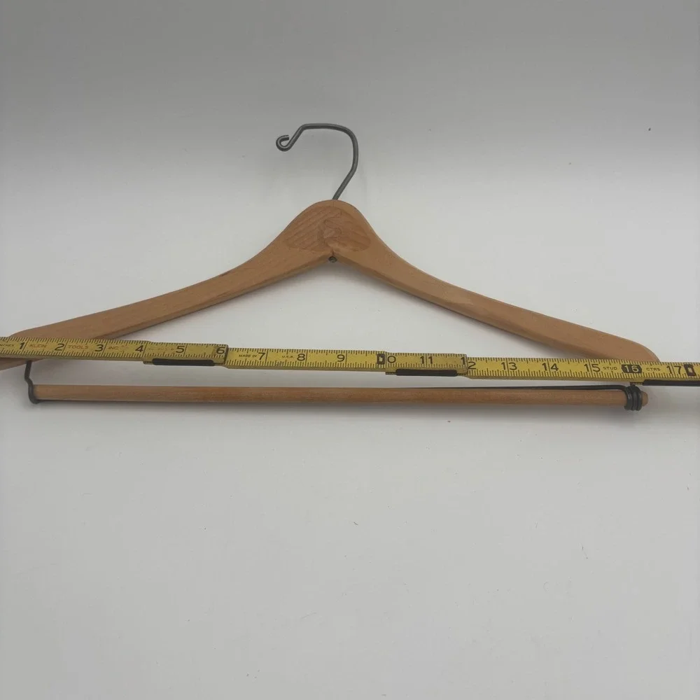 Wooden Hangers Set of 8 Brown Excellent Mixed Styles